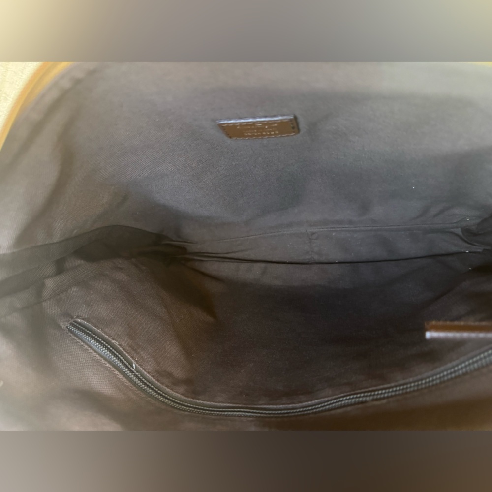 Authentic Salvatore Ferragamo messenger bag - Picture 7 of 14